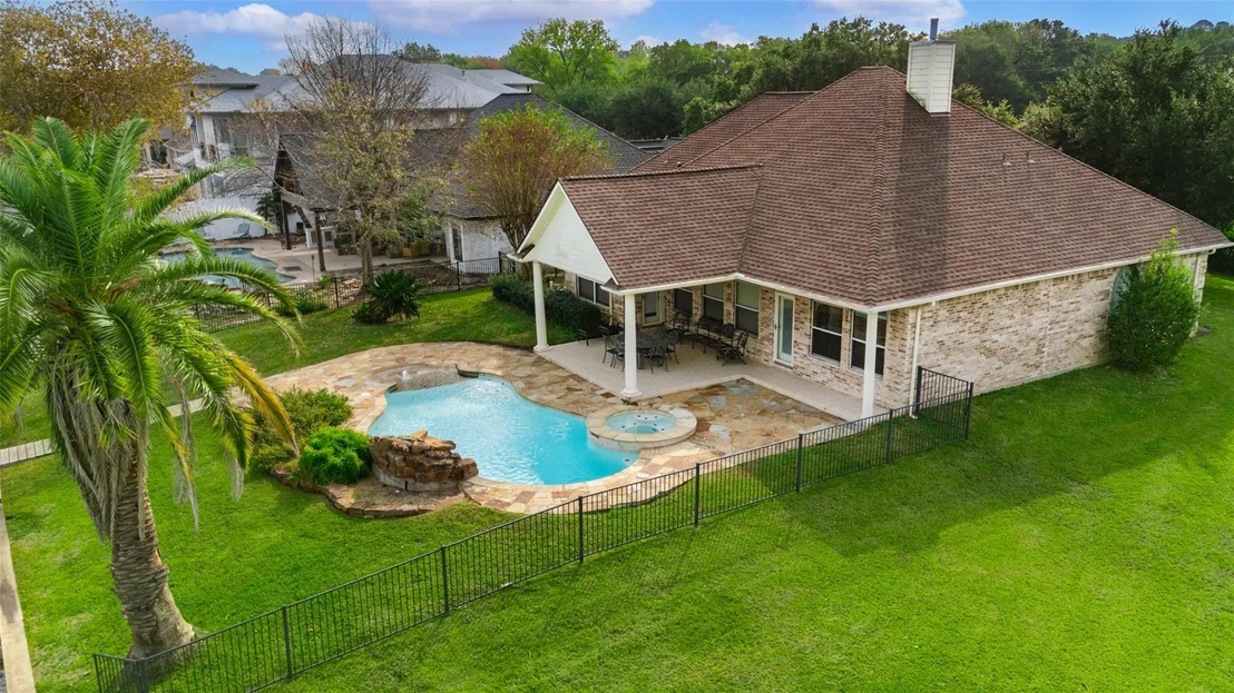 Photo of 14030 Shoreline Drive
