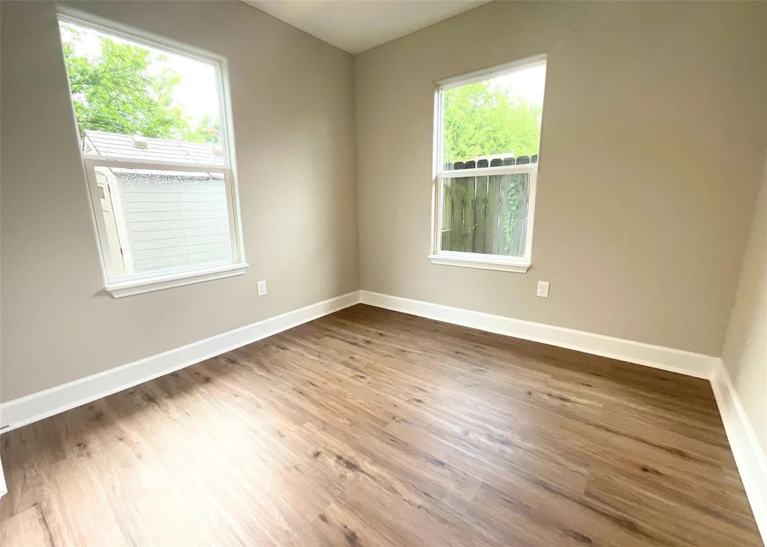 Photo of 7110 Avenue L