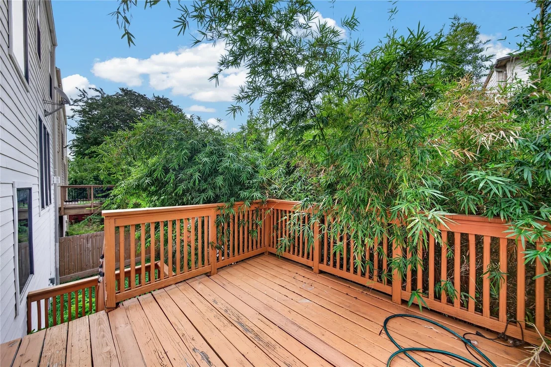 Photo of 818 Lester Street