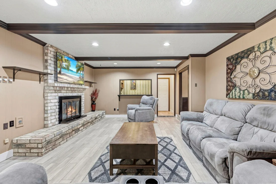 Photo of 17603 Loring Lane
