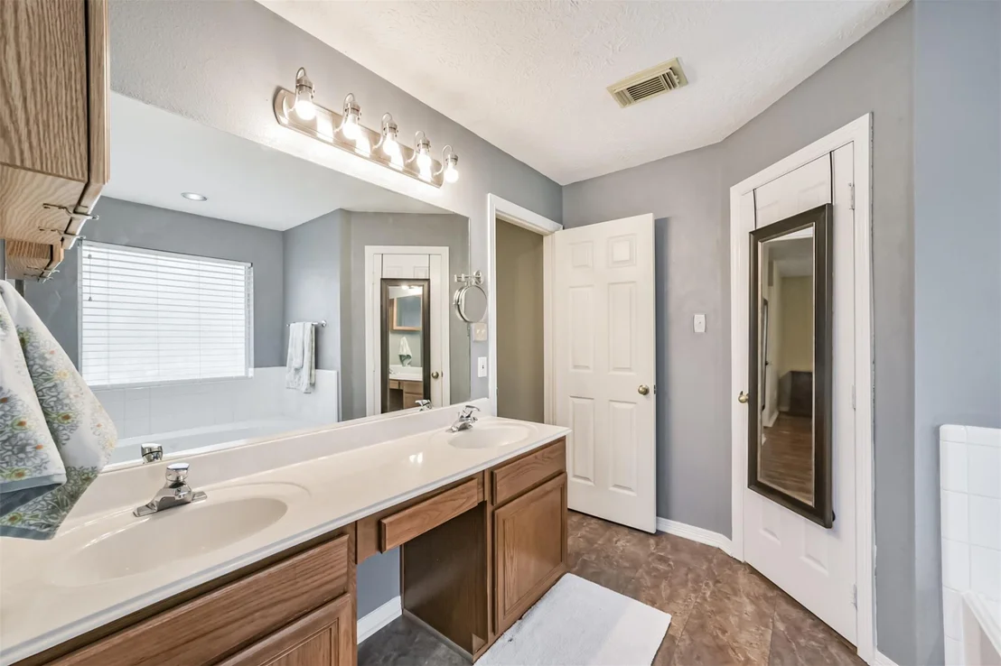 Photo of 2723 Indian Mound Trail