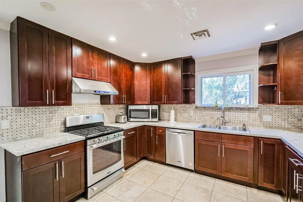 Photo of 5931 Reamer Street