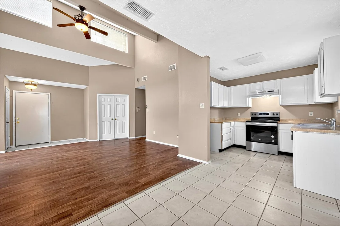 Photo of 6935 Foxbrook Drive