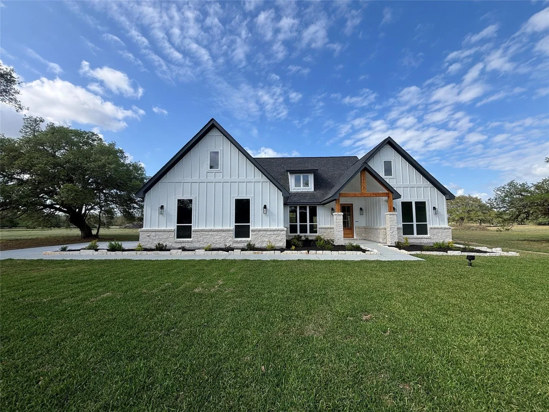 Photo of 45 Center Tree Drive