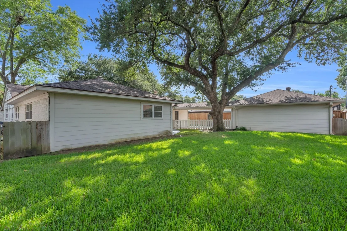 Photo of 11418 Valley Stream Drive