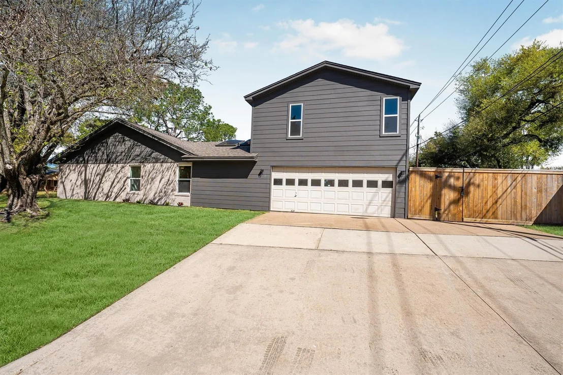 Photo of 2002 Shadow Bend Drive