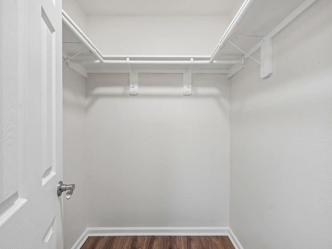 Photo of 7110 Log View Drive