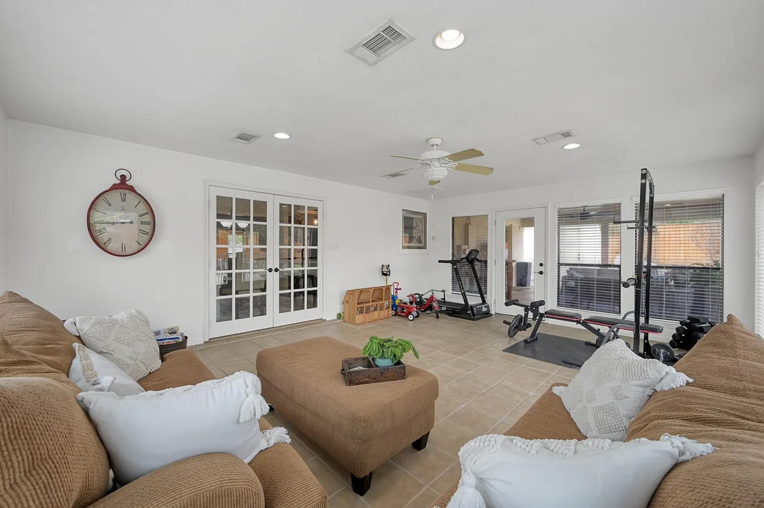 Photo of 8 Cambridge Circle