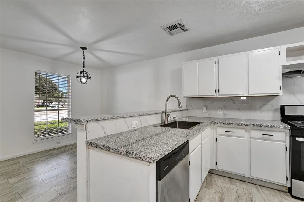 Photo of 5334 Bourgeois Road