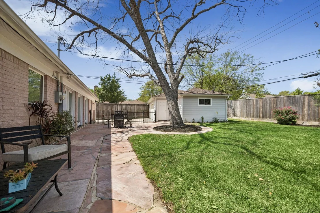 Photo of 7726 Meadowvale Drive