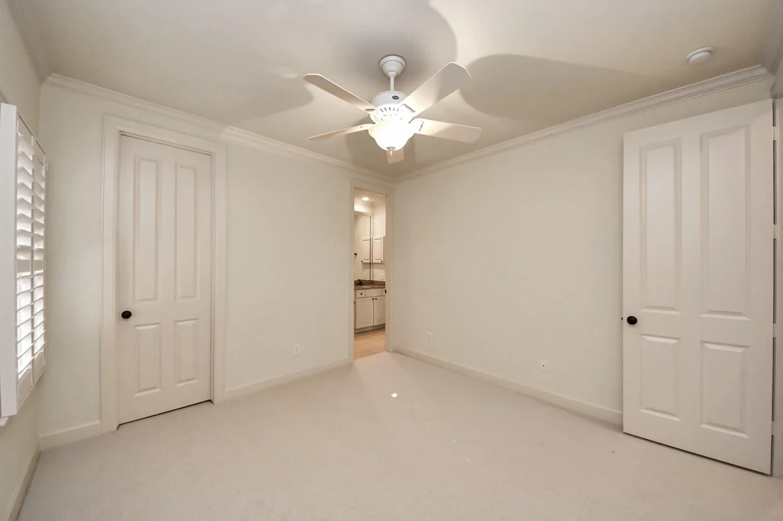 Photo of 9291 Buffalo Speedway