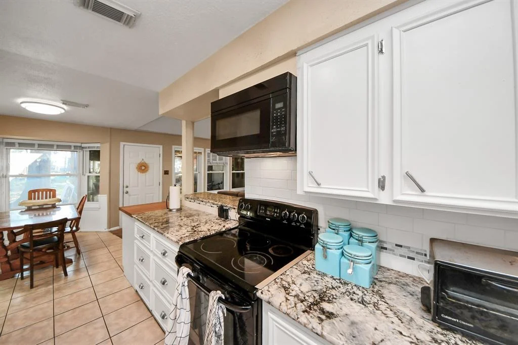 Photo of 20521 Lakeside Drive