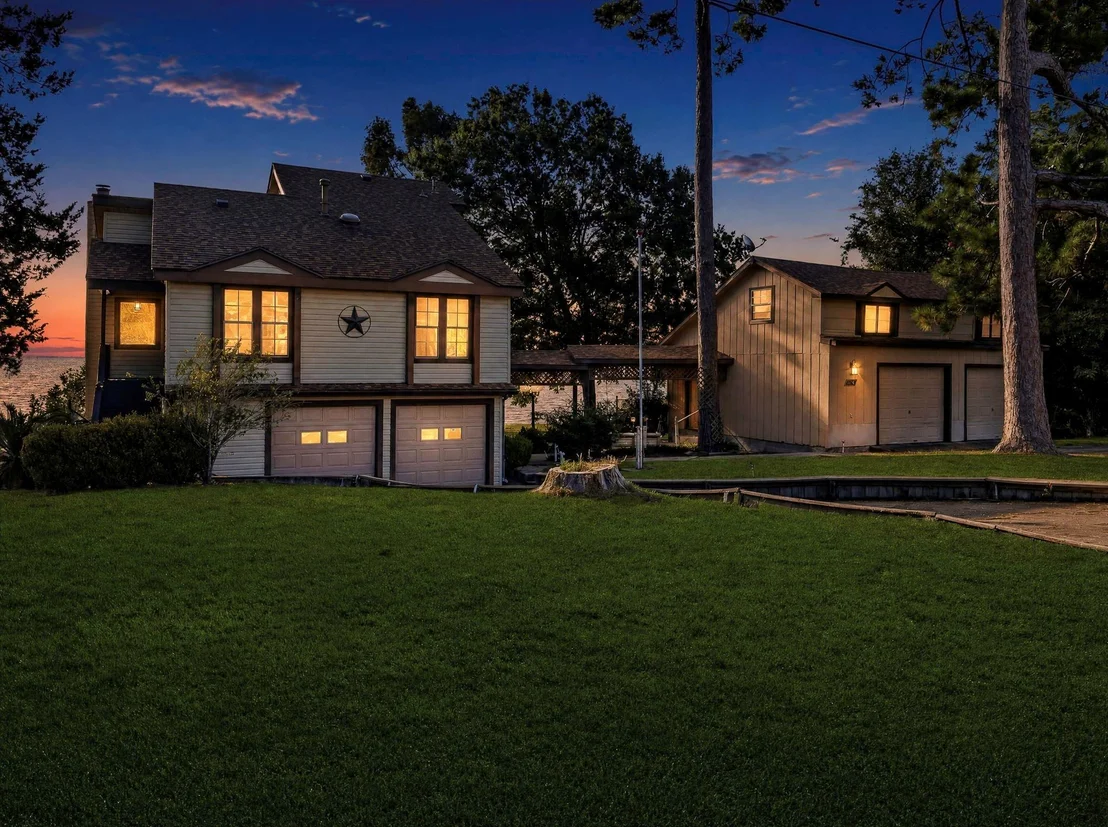 Photo of 554 Harbor Drive
