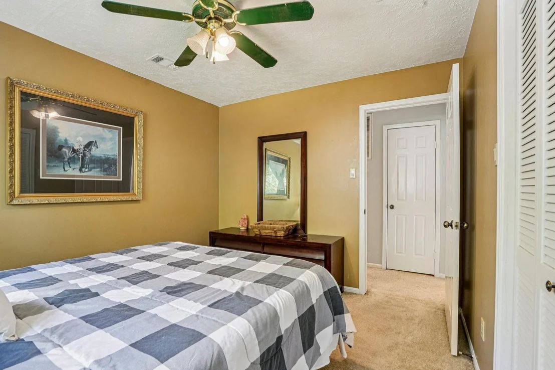 Photo of 207 Lochnell Drive