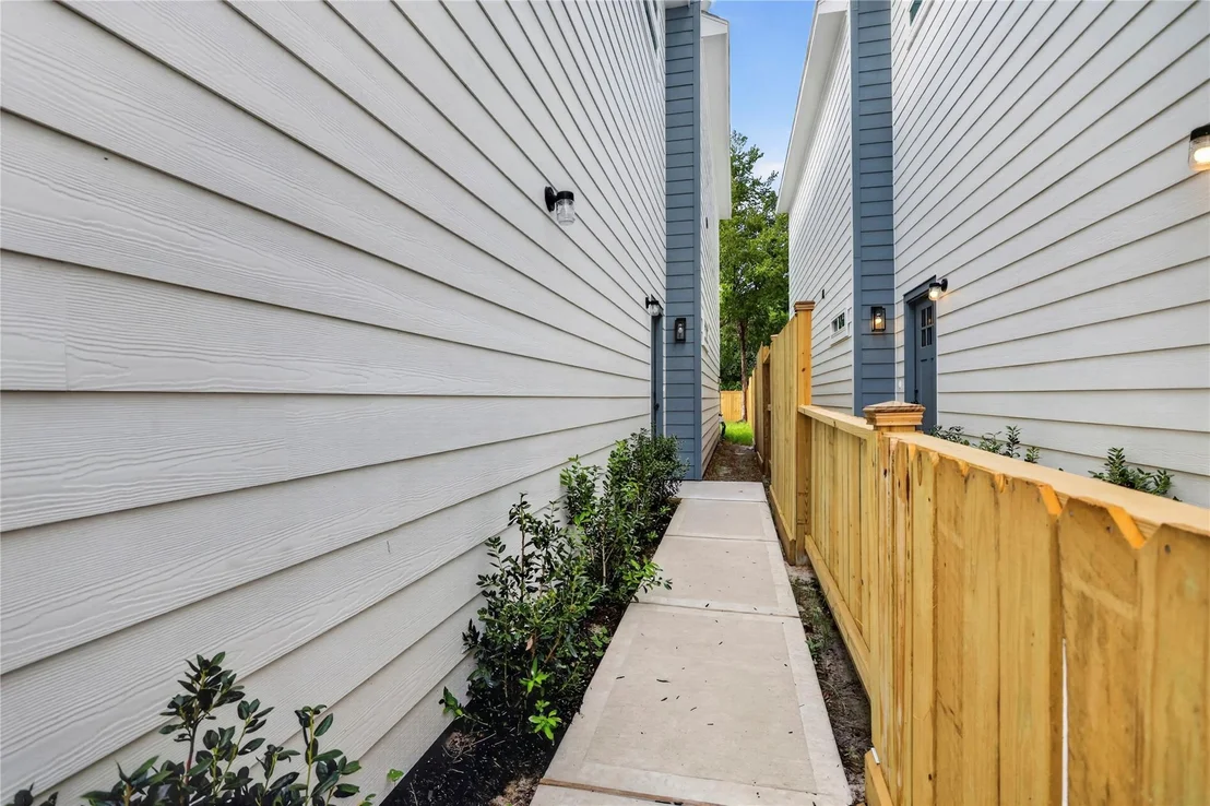 Photo of 1528 Armada Drive