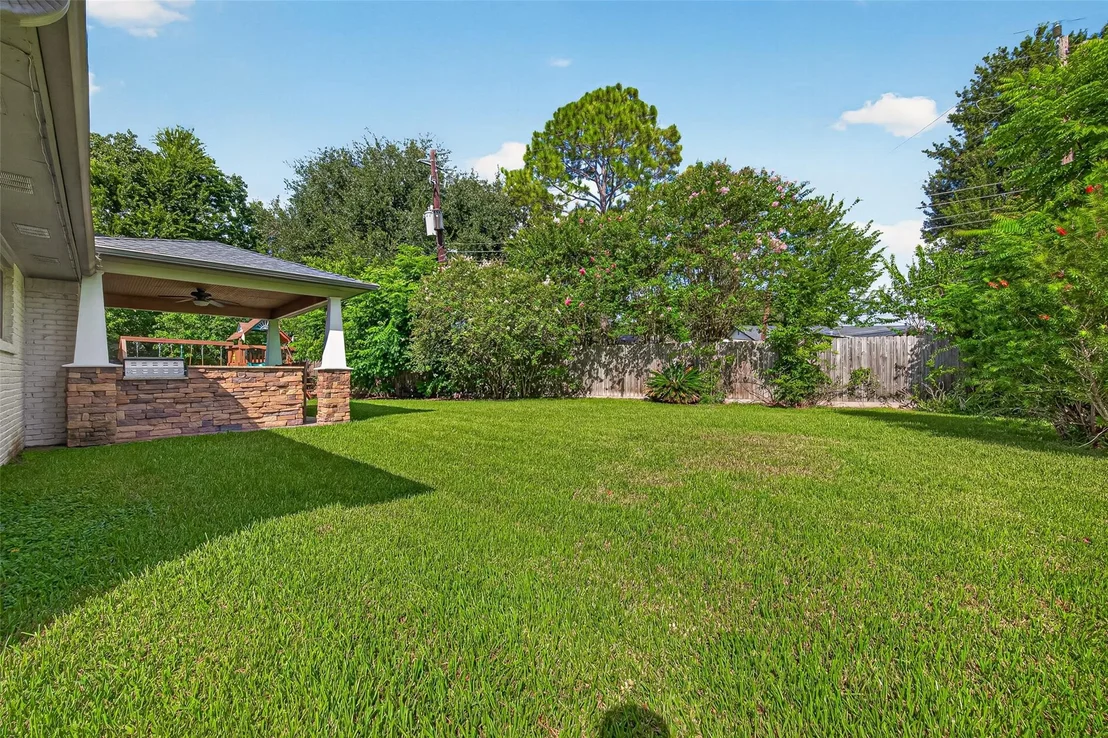 Photo of 11126 Cedarhurst Drive