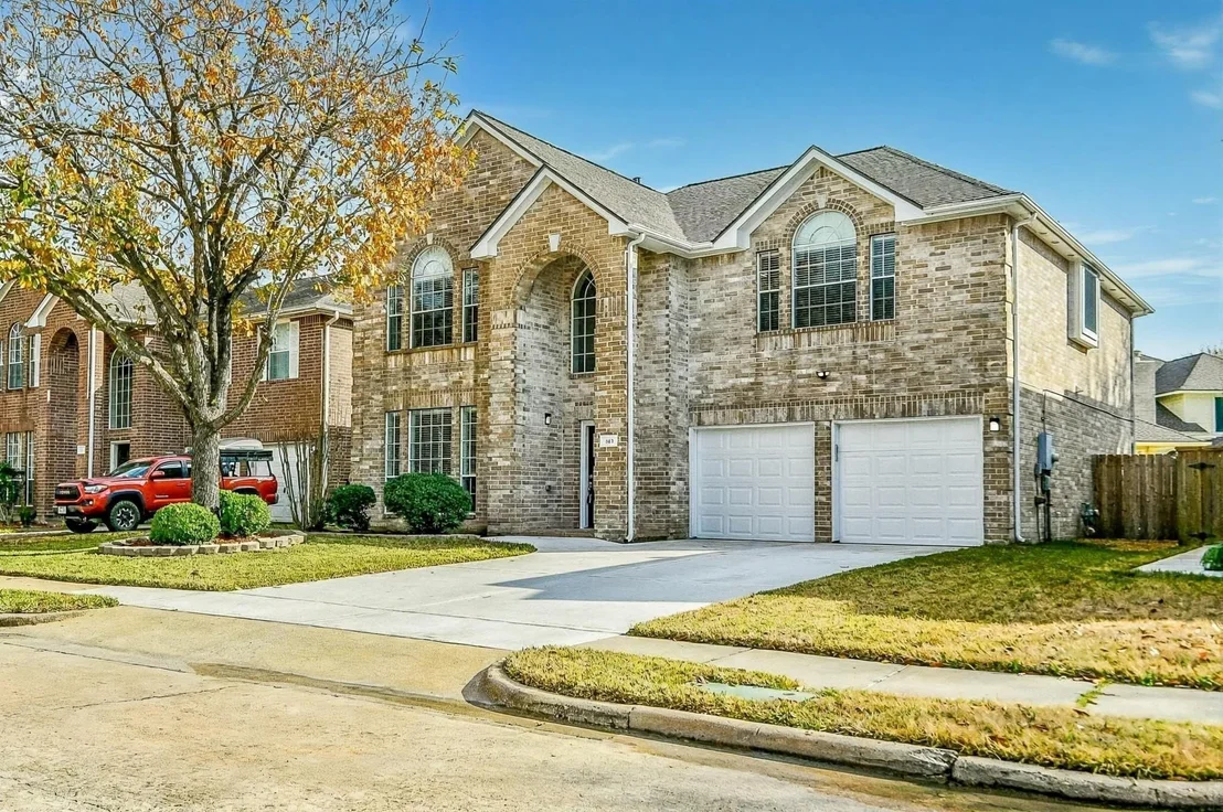 Photo of 815 Robins Way