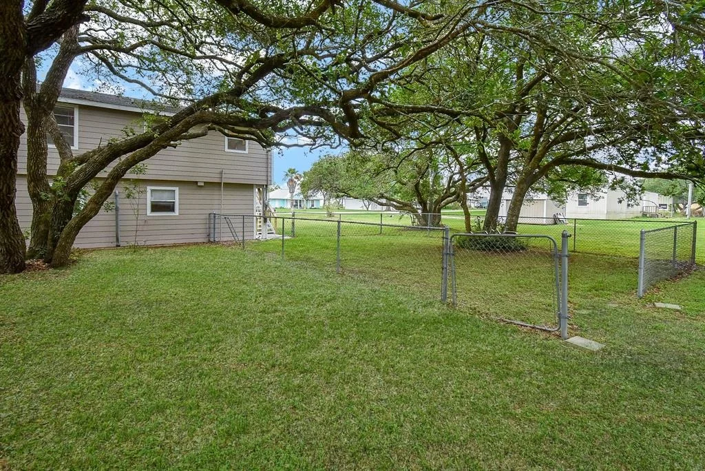Photo of 1551 Bayview Drive