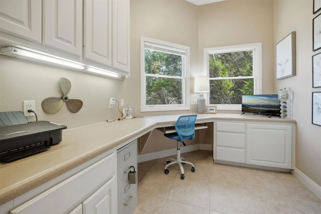 Photo of 6103 Lakeshore Drive