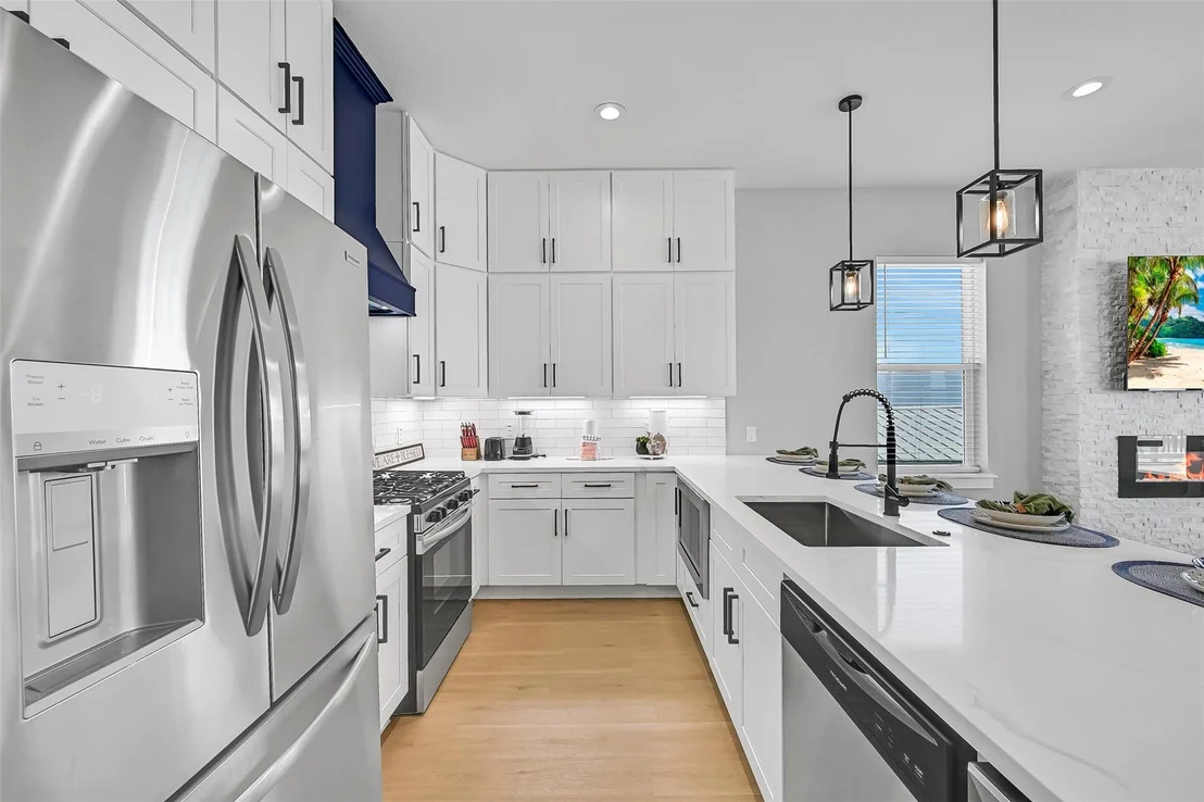 Photo of 16728 West Beach Road