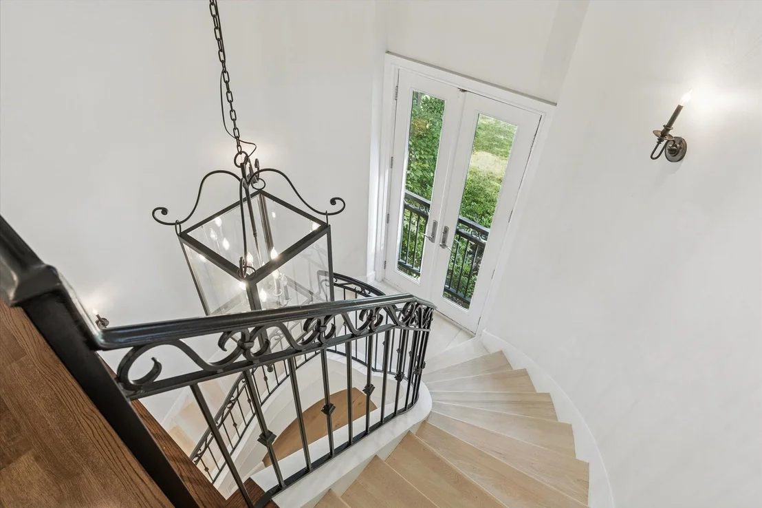 Photo of 711 Timber Hill Drive