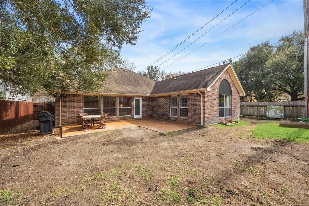 Photo of 14430 Oak Chase Drive