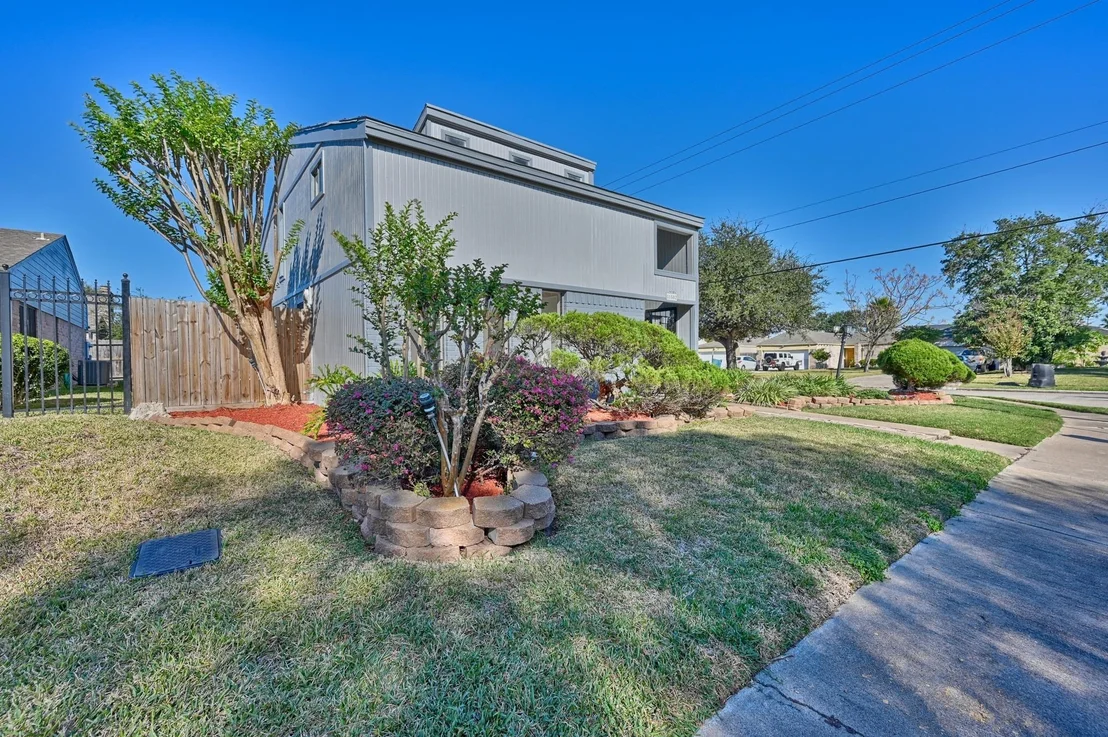 Photo of 11502 Bellerive Drive