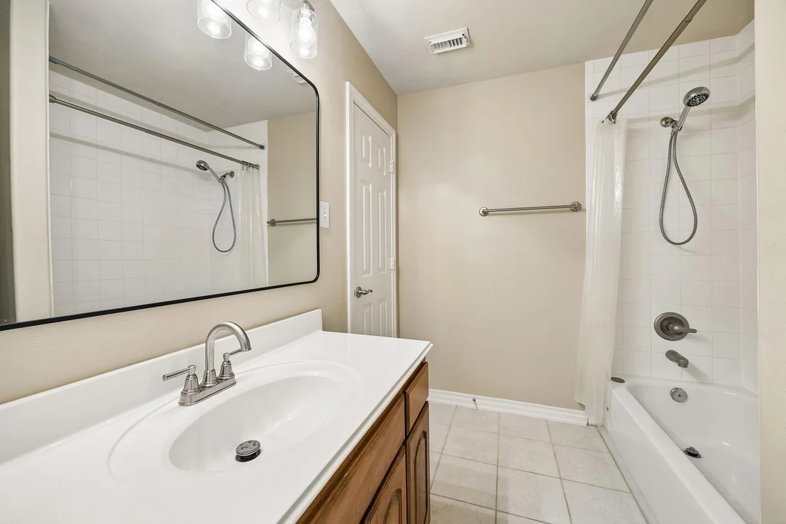 Photo of 1007 Longdraw Drive