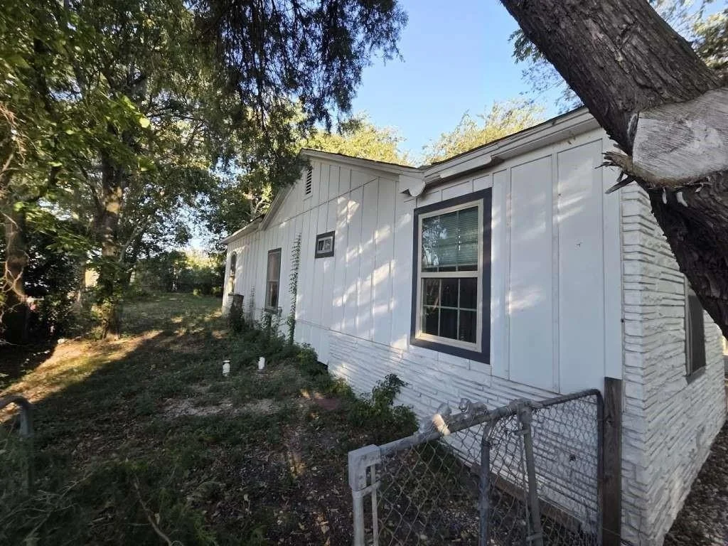 Photo of 718 N Denny Street