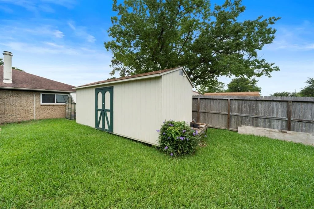 Photo of 3627 Raindrops Road