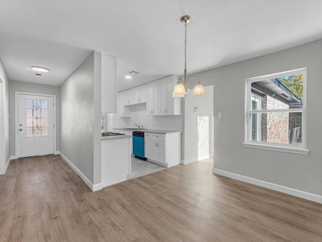 Photo of 609 Debbie Lane