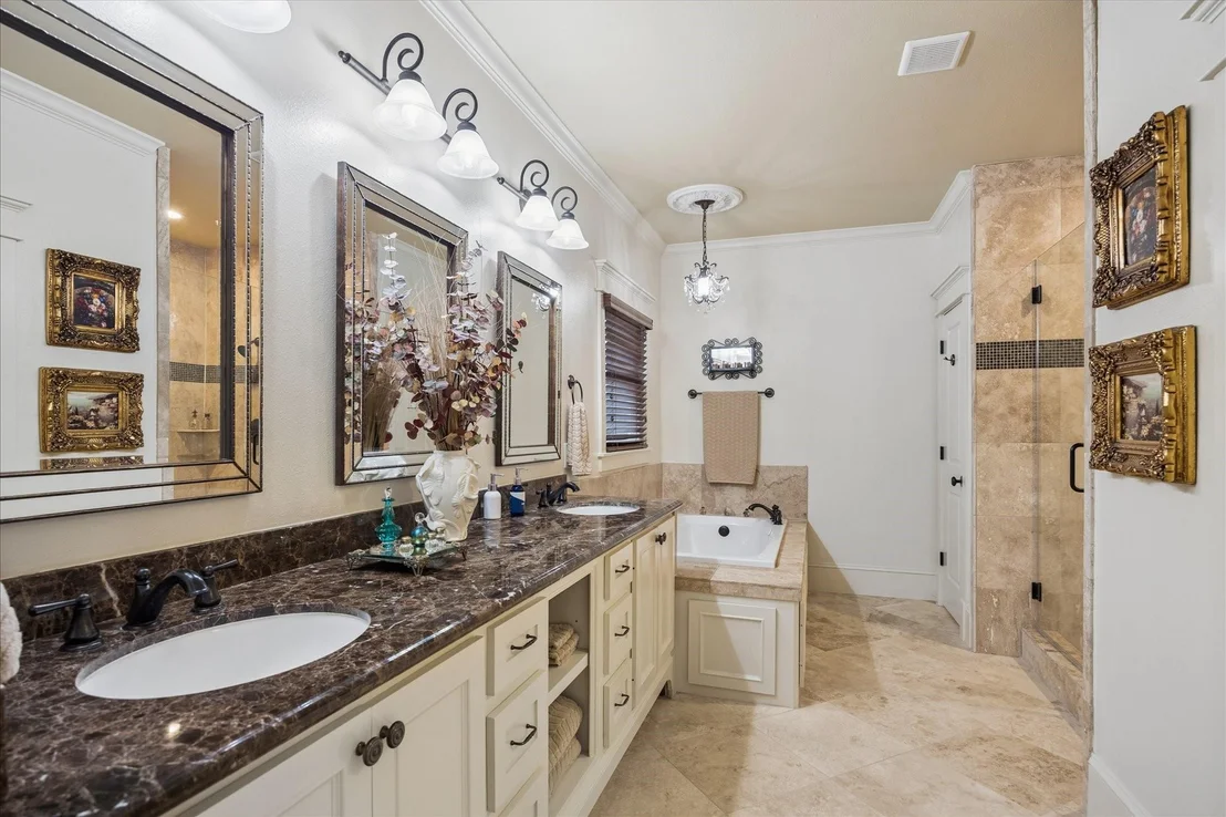 Photo of 809 W 9th Street