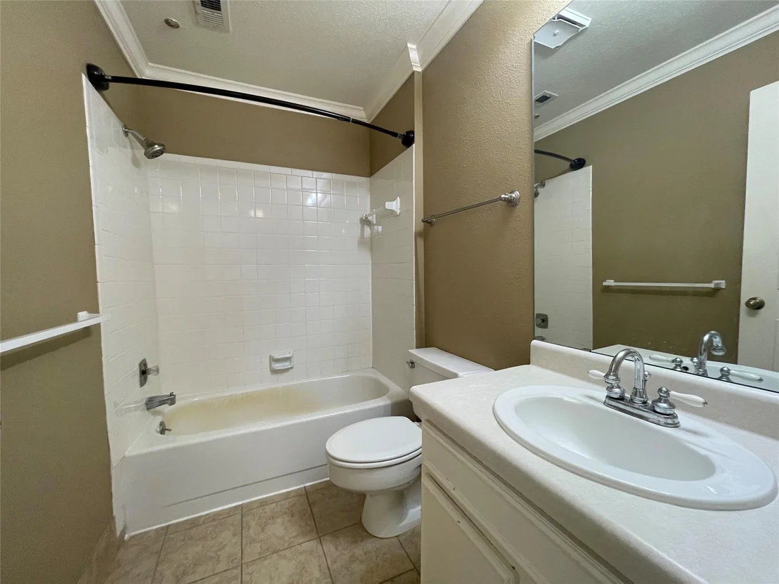 Photo of Unit 4 at 1908 Augusta Drive