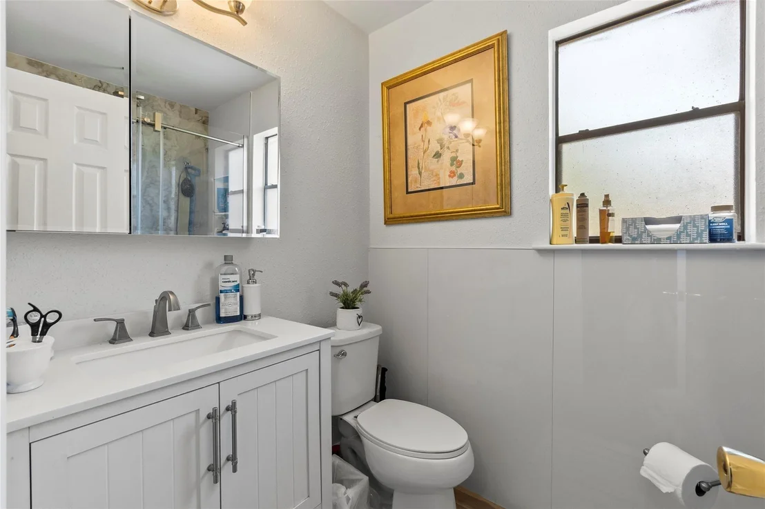 Photo of 142 Rowe Lane