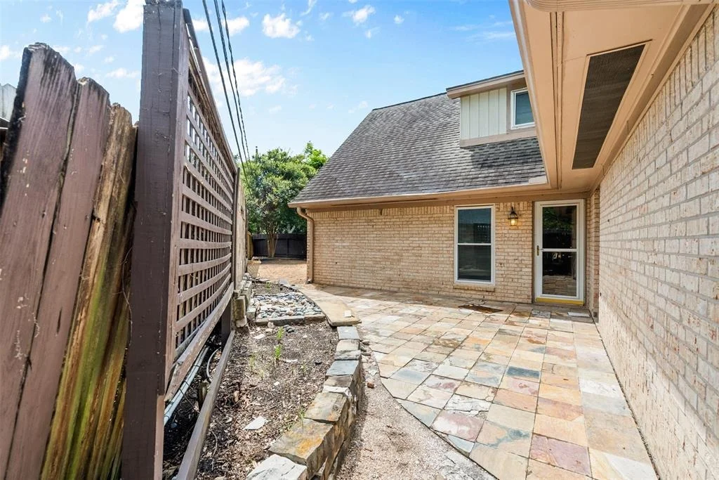 Photo of 3315 Crestdale Drive