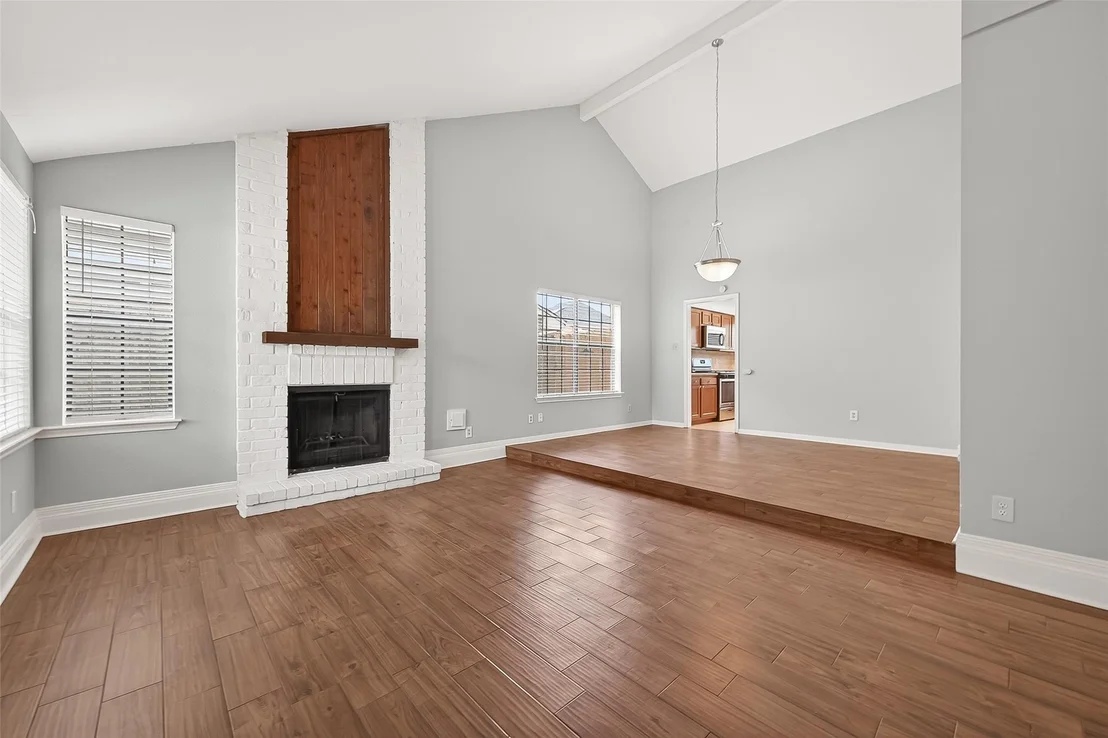 Photo of 22946 Provincial Boulevard