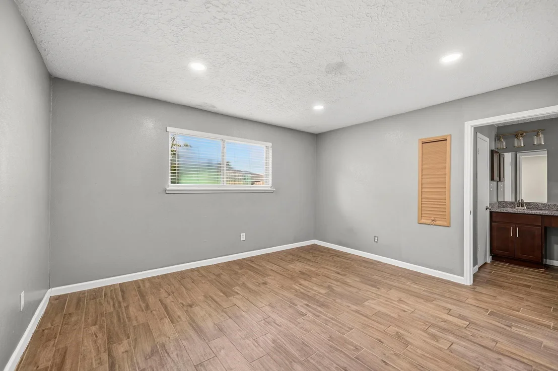 Photo of 16027 Brimfield Drive