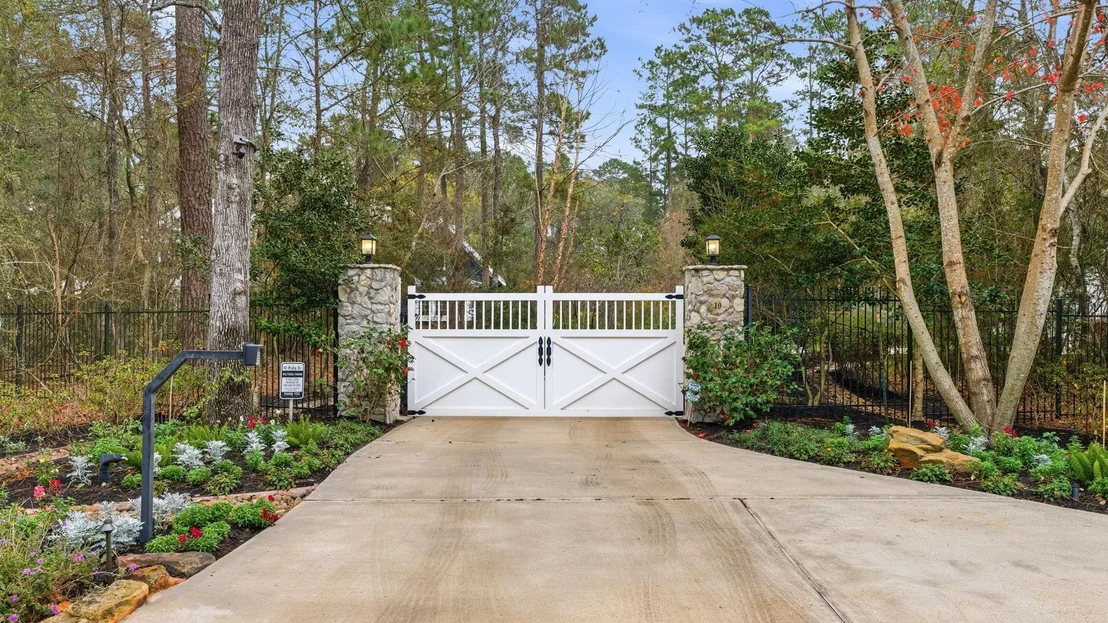 Photo of 10 Riata Drive