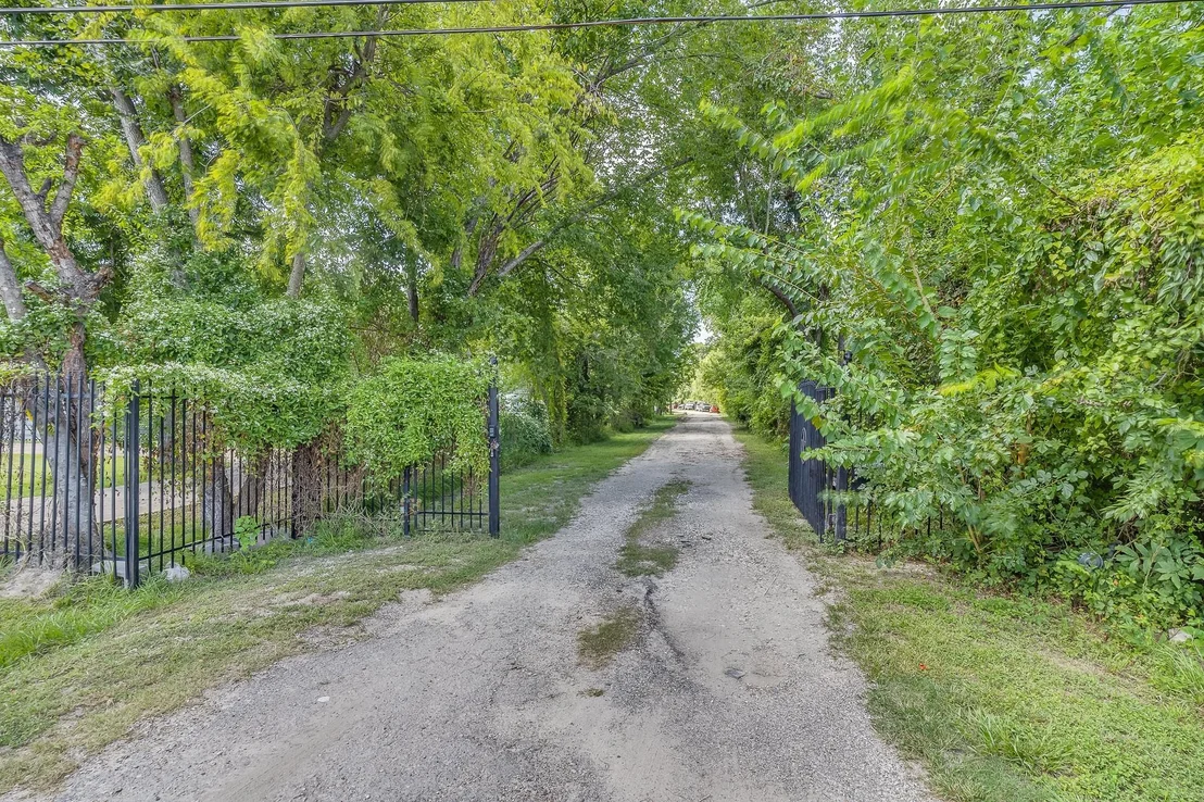 Photo of 1725 Strawn Road