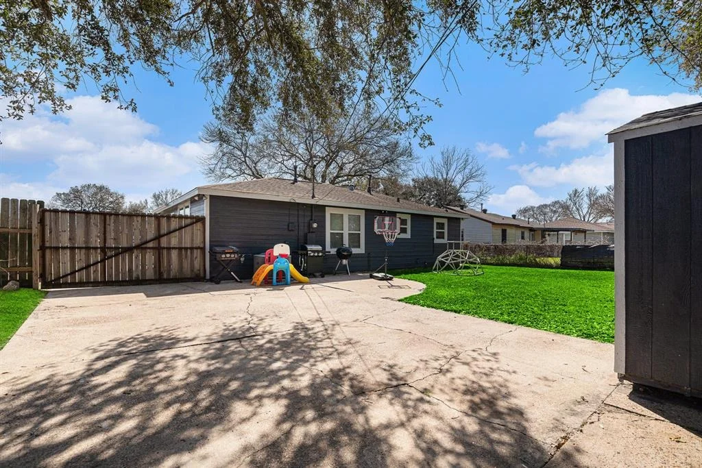 Photo of 7433 W Lambuth Lane