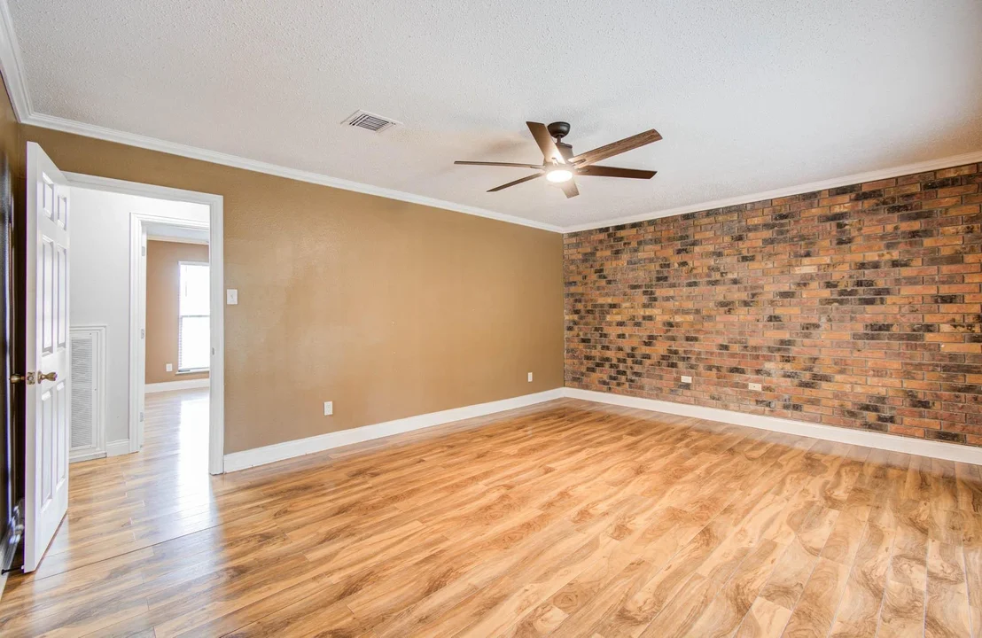 Photo of 123 W Circle Drive