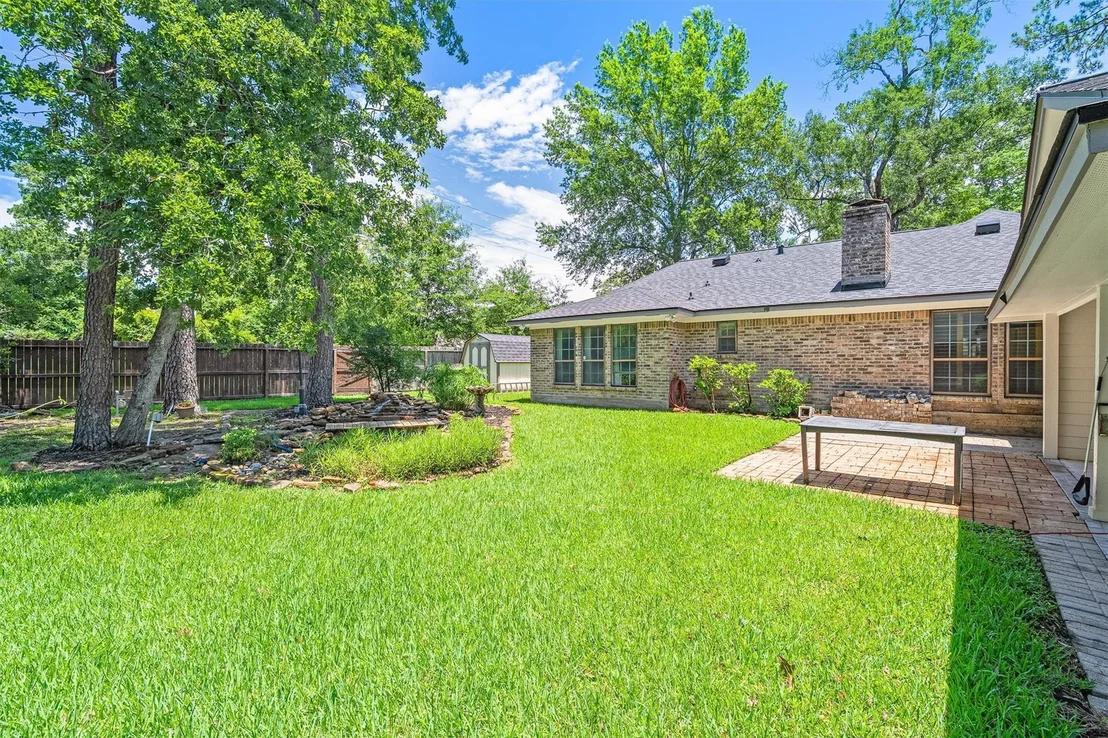 Photo of 826 N Rivershire Drive