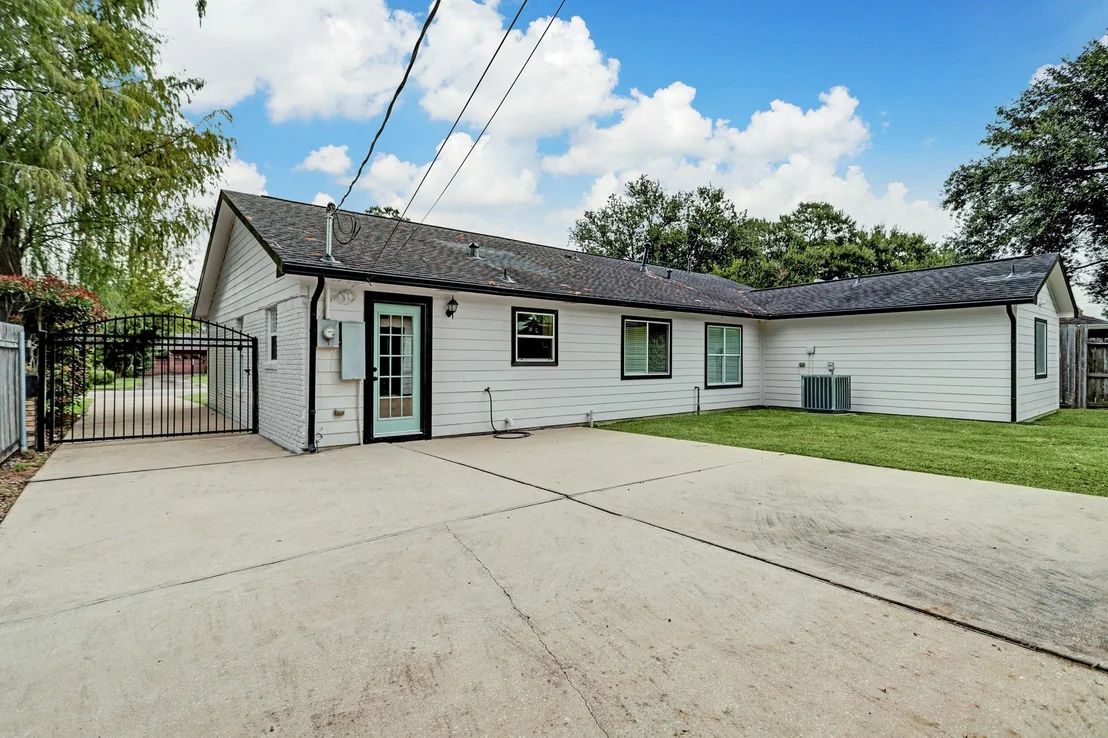 Photo of 4405 Tonawanda Drive