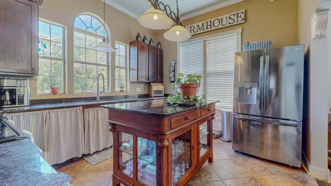 Photo of 1401 E Buccaneer Drive
