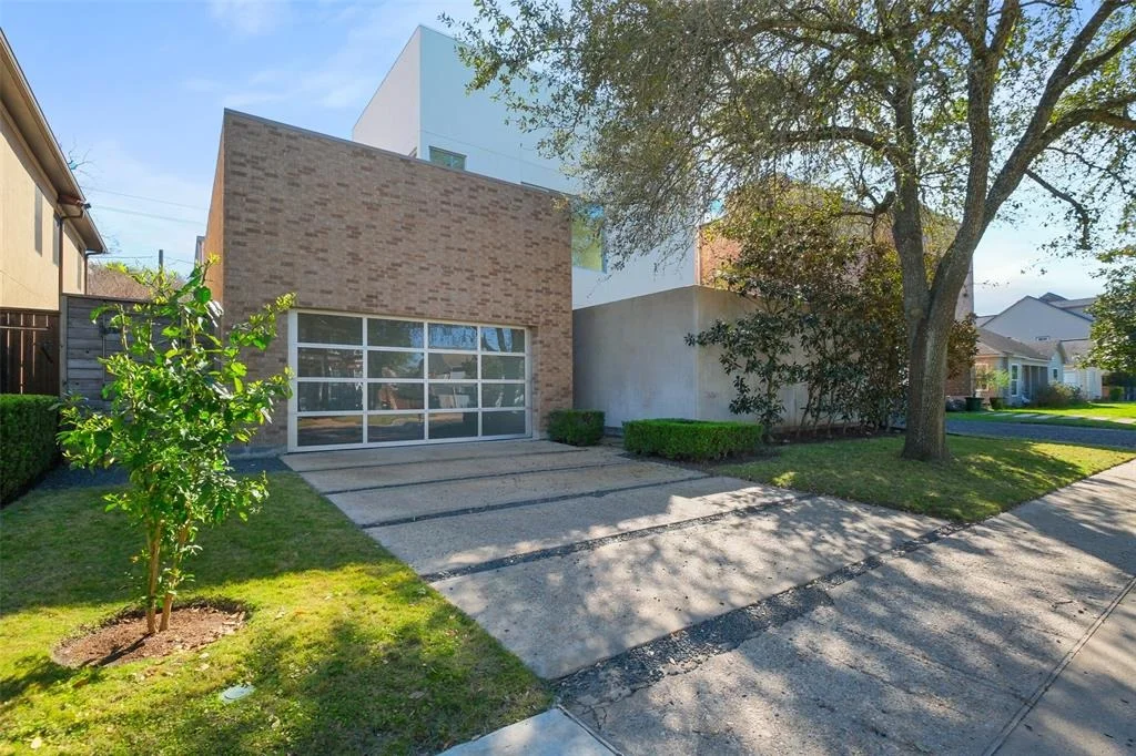 Photo of 2425 Southgate Boulevard