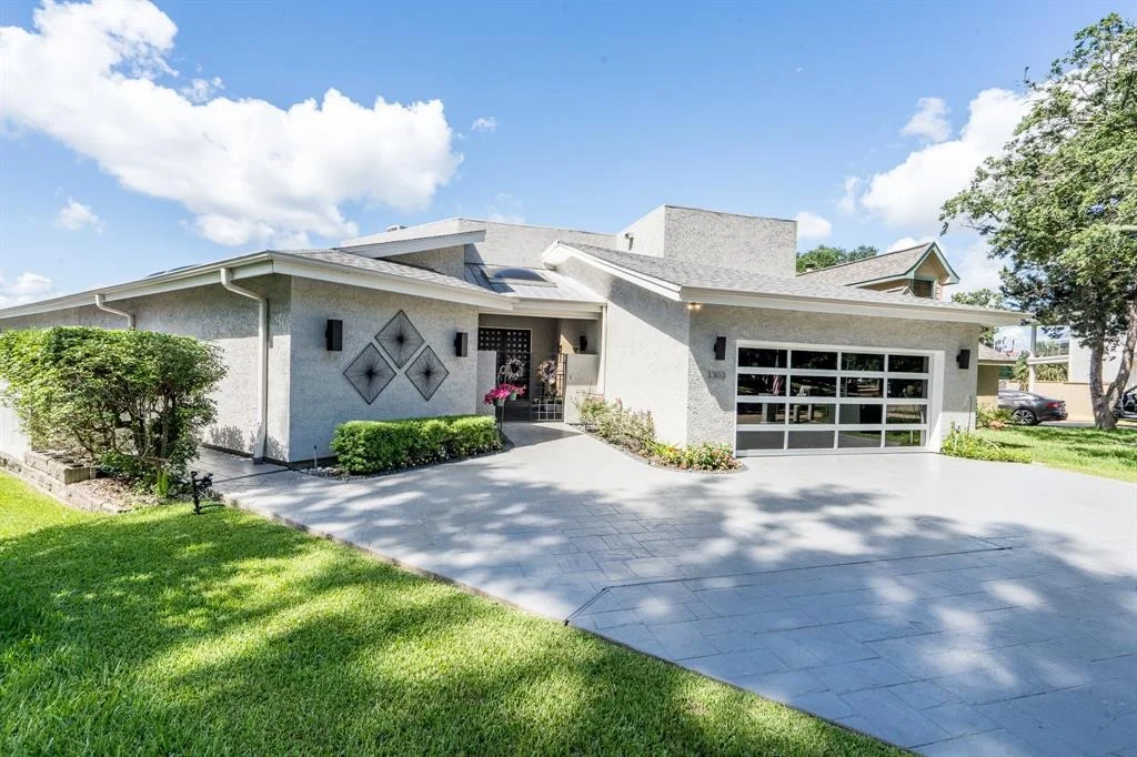 Photo of 3303 Torrey Pines Drive