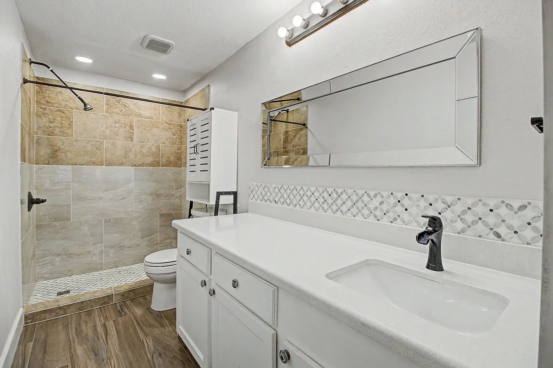 Photo of 17 Lakeview Drive