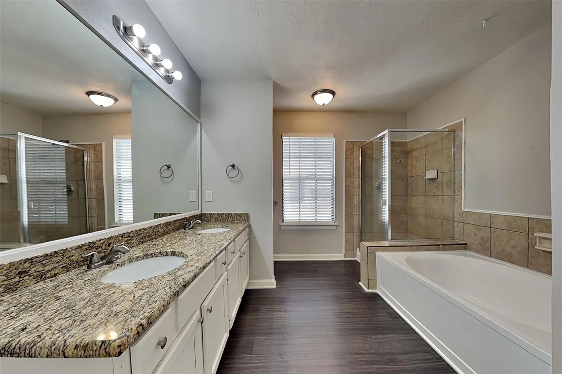 Photo of 134 E Pathfinders Circle