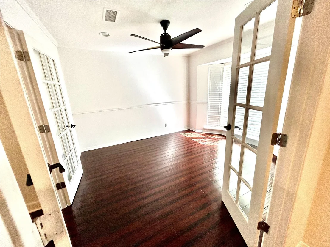 Photo of 823 Wycliffe Drive