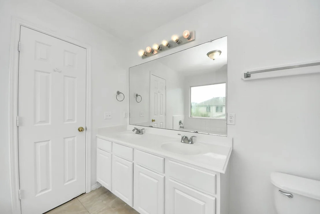Photo of 7238 Foxshadows Lane